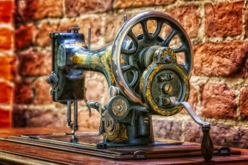 Mechanical Sewing Machines