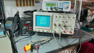 testing transistors with curve tracer-min